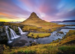 Islandia, Półwysep Snaefellsnes, Góra Kirkjufell, Wodospad Kirkjufellsfoss, Rzeka, Wchód słońca