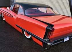 Zabytkowy Oldsmobile 88 Coupe