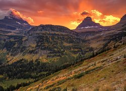 Park Narodowy Glacier, Góry, Drzewa, Zachód słońca, Montana, Stany Zjednoczone