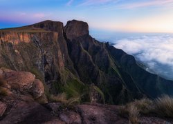 Republika Południowej Afryki, Góry Smocze, Skały, Chmury