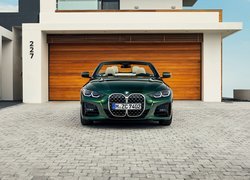 Zielone BMW M4 Kabriolet rocznik 2020