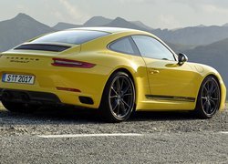 Żółte Porsche 911 Carrera T