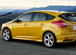 Żółty, Ford Focus ST